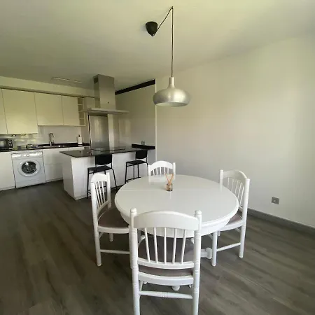 173a Amplio Moderno By R2r Consulting *