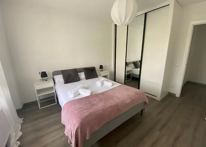 173a Amplio Moderno By R2r Consulting * 希洪